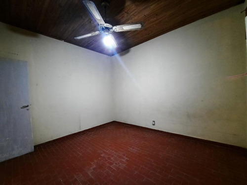 Imagen 3 de 15 de Venta De Casa 2 Dormi Zona Sur.