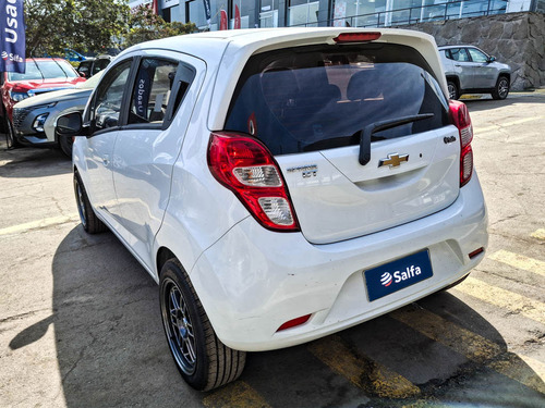 Chevrolet Spark GT 1.2 LT AC MT 5P