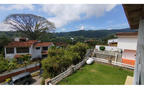 Casa En Venta Urb El Placer 5h/6b/3p Piscina