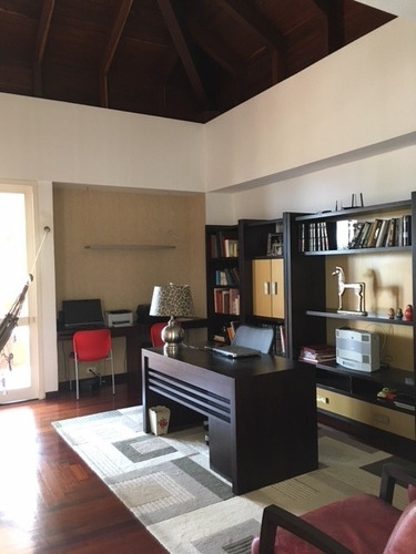 Imagen 3 de 14 de Casa Diseñada Por El Arq. Alberto Manrique, Alto Hatillo