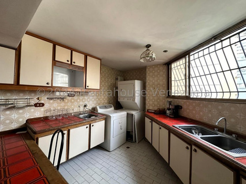 Amplio Apartamento En La Urb. La Esperanza (rgpr) Mls #25-3749