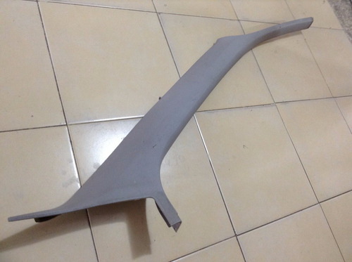 Moldura Superior Puerta Delantera Derecha Focus Sedan 00-04
