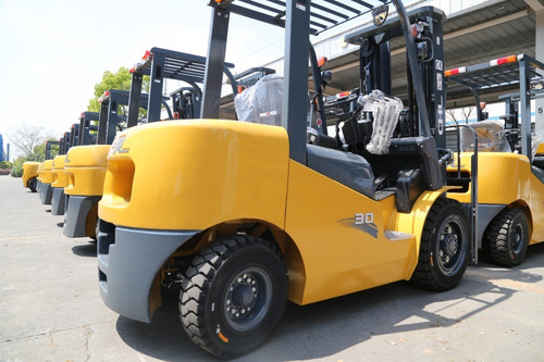 Imagen 15 de 15 de Autoelevador Chl/ Heli 2500kg Motor A498 Euro3 Torre 3.5 M