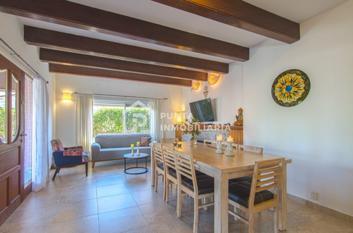 Imagen 3 de 30 de Casa De 4 Dormitorios + Piscina En La Peninsula, Punta Del Este - Punta Del Este Mansa