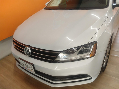 Imagen 2 de 11 de Jetta Mkvi Trendline Automatico Plata Blanco 2017