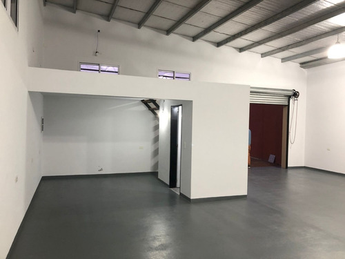 Imagen 6 de 9 de Galpon A La Venta