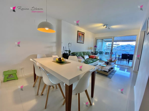 Venta De Apartamento De 2 Dormitorios En Edificio Icon Brava Punta Del Este