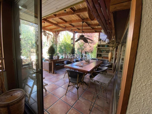 Casa En Venta De 6 Dorm, En Camino El Refugio. El Arrayán