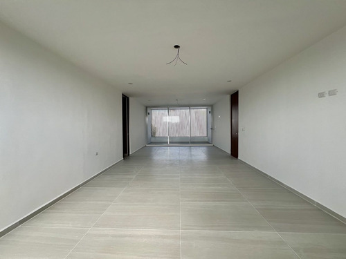 Casa En Venta En Merida, Privada El Origen, Mod 659 Con Alberca