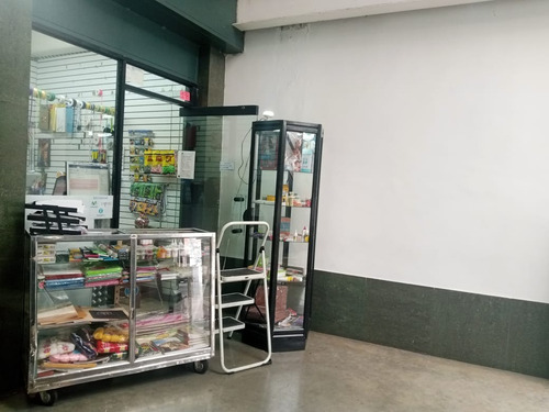 Imagen 2 de 6 de Local Comercial En Centro Comercial San Jorge El Cementerio