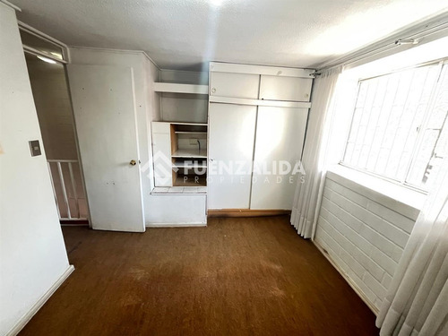 Casa Regularizada En Venta De 3 Dorm. En Quilicura