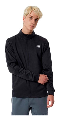 Campera New Balance Lifestyle Hombre Tenacity Stretch Ng Cli