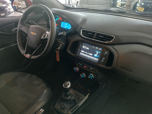 Imagem 12 de 15 de Chevrolet Onix 2018 1.4 Ltz 5p