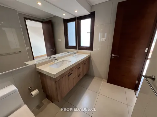 Departamento En Arriendo De 3 Dorm. En Las Condes