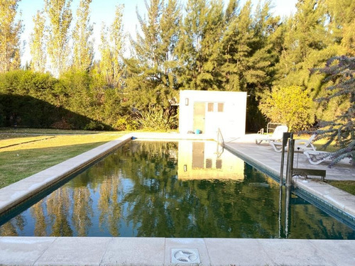 Casa De 3 Dormitorios Con Pileta - Country Cerrado - Aldea