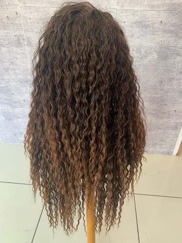 Front Lace Cacheada Fibra Premium Semelhante Ao Humano Tamanho Da Base Regulável Tonalidade Chocolate