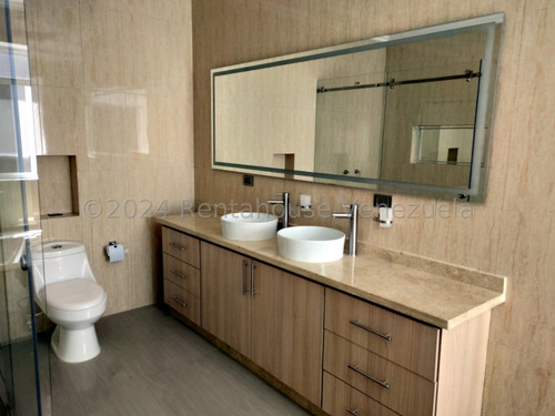 Lujoso Townhouse En Venta Ubicado En La Morita Urb Villas Ingenio I Db 24-28766