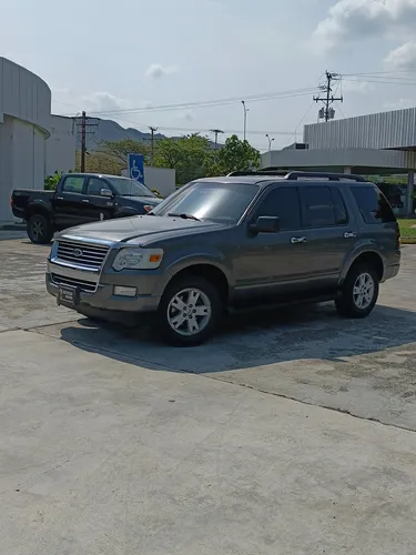 Ford Explorer Xlt 2010