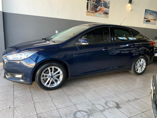 Imagen 4 de 17 de Ford Focus 4p 1.63 L Mt S 2015