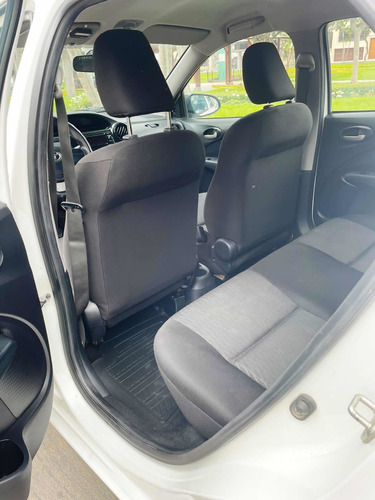 Imagen 13 de 15 de Toyota Etios 1.5 M/t