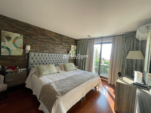 Casa En Arriendo De 5 Dorm. En Las Condes