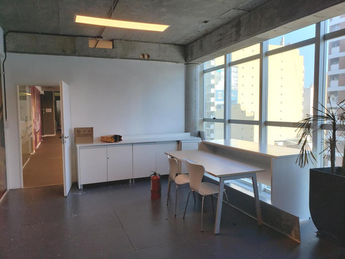 Excelente Oficina En Torre 550m2 , Instalada P/entrar, Piso Técnico, Cocheras, Seguridad 24hs
