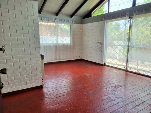 Casa En Primo De Rivera, Metro Santiago De Bueras