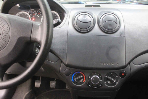 Imagen 10 de 15 de Chevrolet Aveo 2014 4p Ls L4/1.6 Man