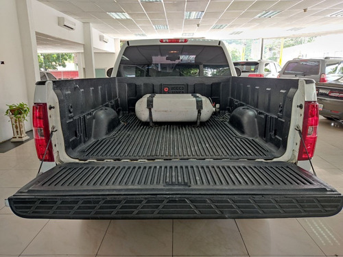 Imagen 7 de 14 de Chevrolet Silverado Ls 2013