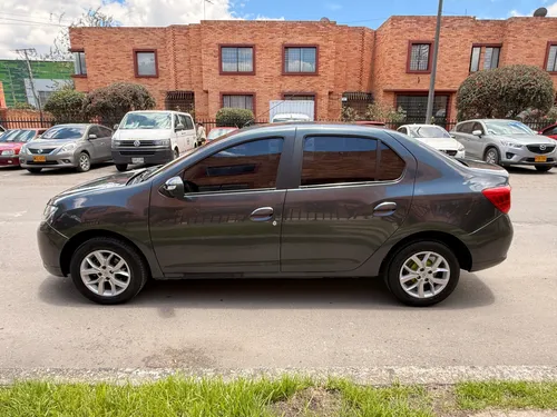 Renault Logan 1.6 Privilege / Intens