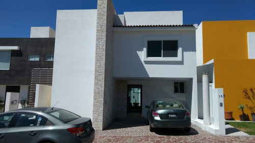 Casa En Venta En La Cima, Hermosa! Privada Con Alberca, 4 Re