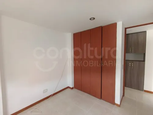 Apartamento En Arriendo Los Colores 472-7194