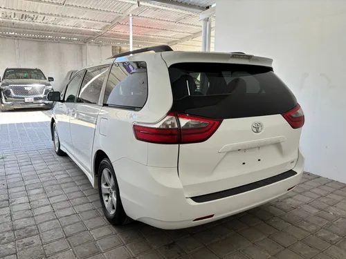 Toyota Sienna 3.5 Le At