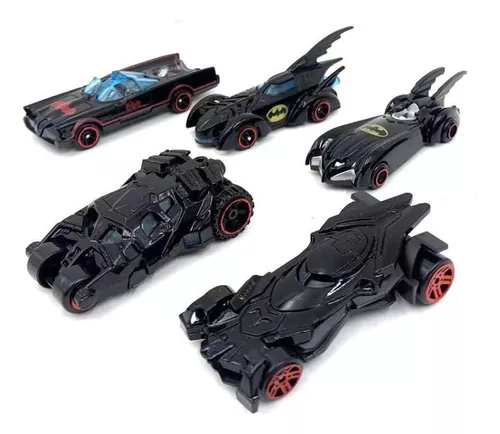 Hot Wheels 2023 Batman Batmobile The Brave The Bold Dourado