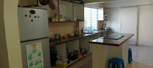 Imagen 6 de 10 de Town House En La Urbanización El Ave María