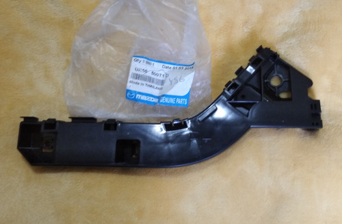 Guia Derecha De Parachoque Delantero Mazda Bt50 Original 