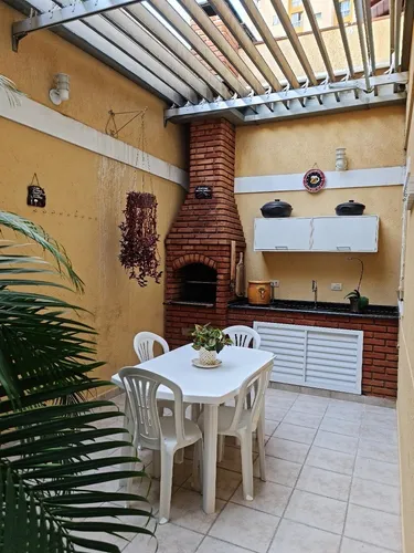 Lindo Sobrado Localizado Em Rua Particular (sem Saída).