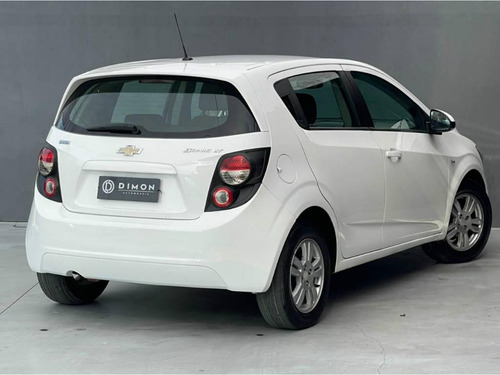 Imagem 3 de 10 de Chevrolet Sonic 1.6 Lt