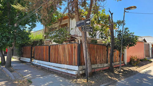 Casa Esquina En Venta, Buen Barrio. (79951)