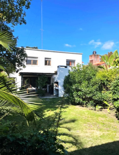 Casa Ph/626m2/4 Dormitorios/4 Baños/gge P.3/balcon/parrillero Techado/a Pasos De Colegio Stella Maris -carrasco Norte