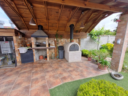 Linda Casa De 140 M2,piscina,quincho,recepcion Final