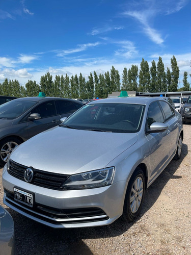 Volkswagen Vento 2.0 Advance 115cv