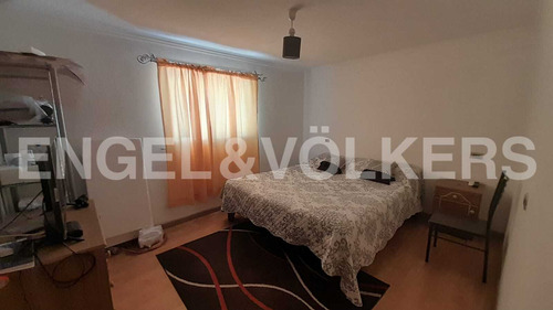 Venta De Hostal Funcionando Con Casa Amoblada En Parcela.