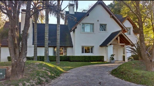 Imagen 1 de 14 de Buratti Venta Casa 5 Ambientes En Pilar, Barrio La Martinica