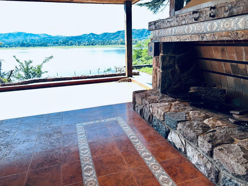 Villa Carlos Paz, Casa Con Bajada Al Lago En Venta!