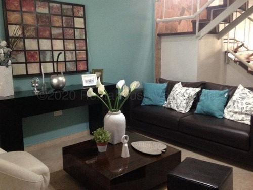 Imagen 14 de 30 de Casa Remodelada Y Conservada En Venta En La Rosaleda Este De Barquisimeto Lara, Numero De Contacto Directo: (0-4-2-4-5--9-3-7-5-4-2-)/ Numero Código De Referencia Rent-a-house: 22-7965
