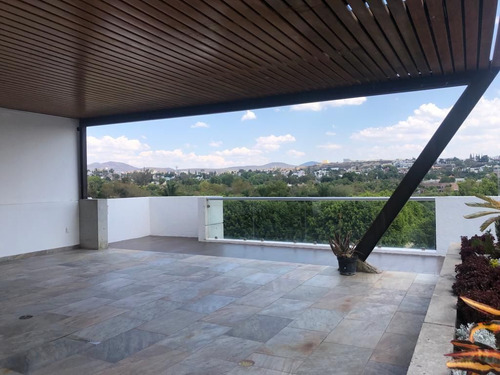 Residencia En Venta En Cumbres Del Lago, Juriquilla. Lago Saquila