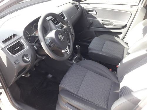 Imagen 5 de 8 de Volkswagen Suran 1.6 Comfortline 101cv Ab 2014