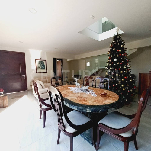 Casa En Venta Con Jardín Y Alberca En Atlixco, Puebla.