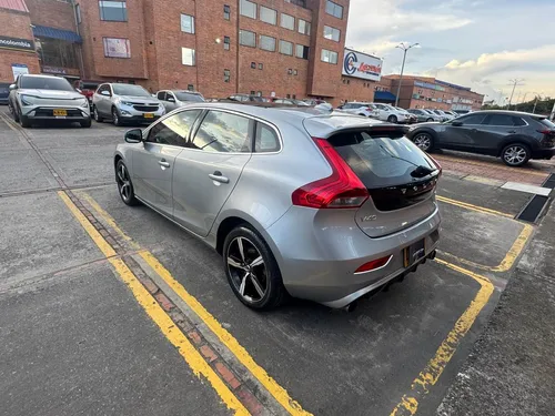 Volvo V40 2.0 T4 Drive-e R-design